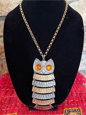 Vintage 1970s Articulated Owl Pendant necklace by Park Lane